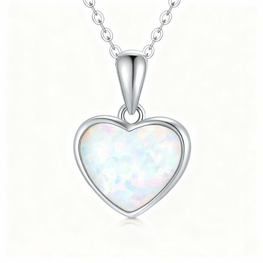 Colar com pendente coração em ouro branco 10K com opala lapidada em forma de coração