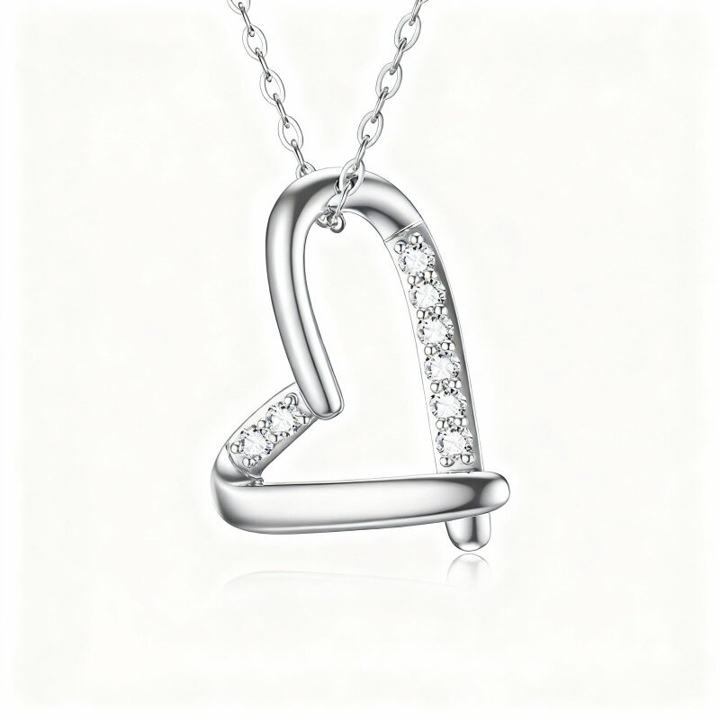Colar com pendente coração em ouro branco 9K e zircónias cúbicas-11