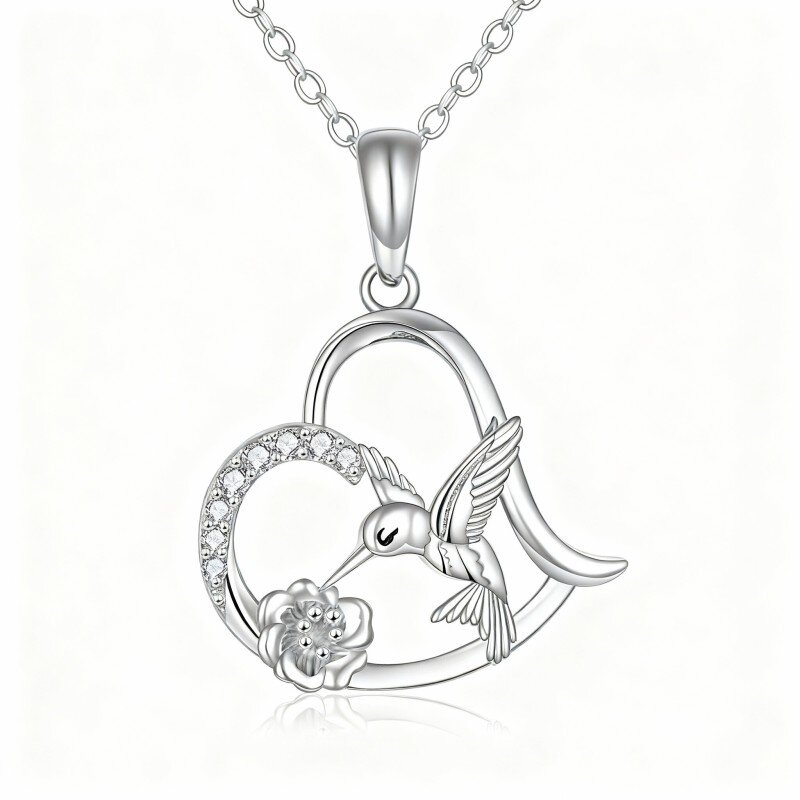Colar com pendente de colibri e coração em ouro branco 10K com zircónias cúbicas-12