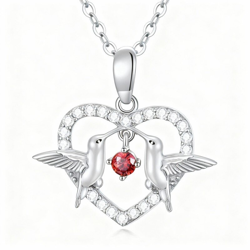 Colar com pendente de colibri e coração em ouro branco 10K com zircónias cúbicas-17