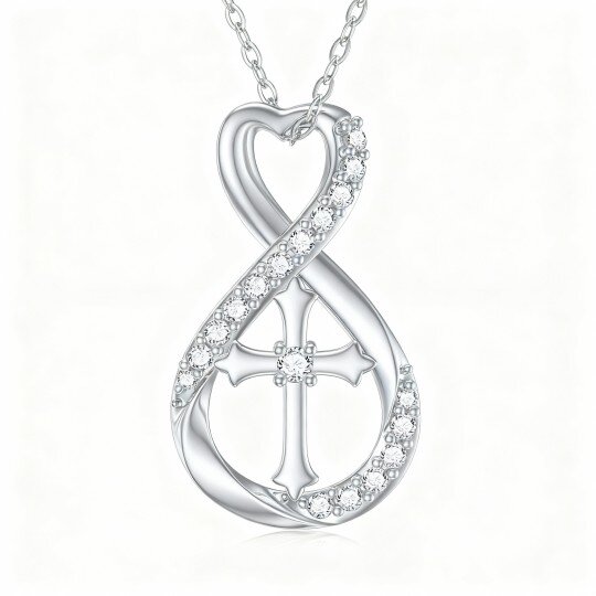 Colar com pendente de cruz em ouro branco 10K e moissanita