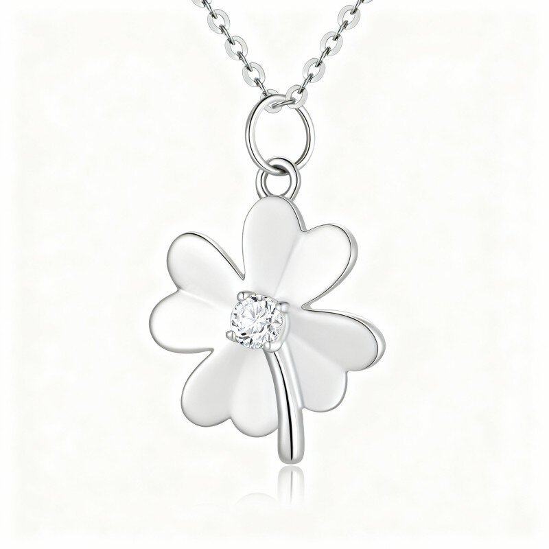Colar com pendente trevo de quatro folhas em moissanita e ouro branco 10K-7