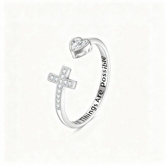 Anel vazado em forma de coração com zircónias cúbicas e moissanita em ouro branco 10K