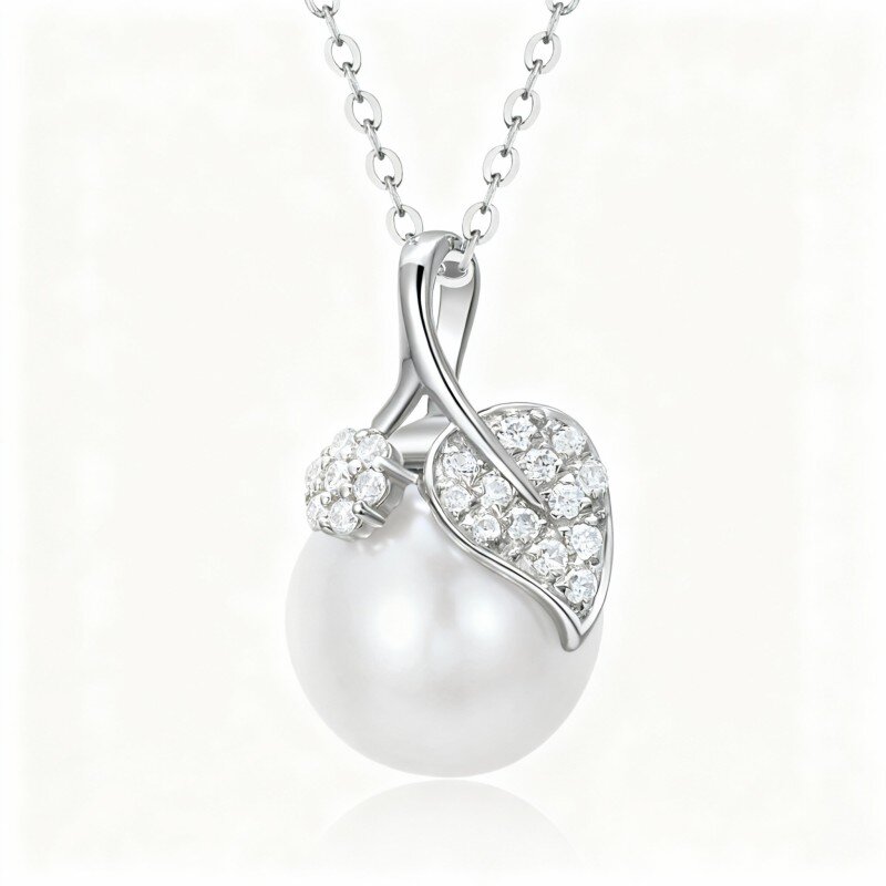 Halskette mit Blätteranhänger aus 10-karätigem Weißgold mit Moissanit und Perle-5