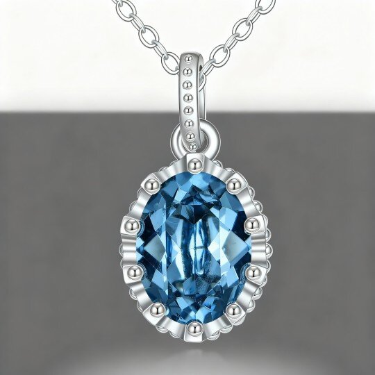 Colar com pendente oval de cristal em ouro branco 10K