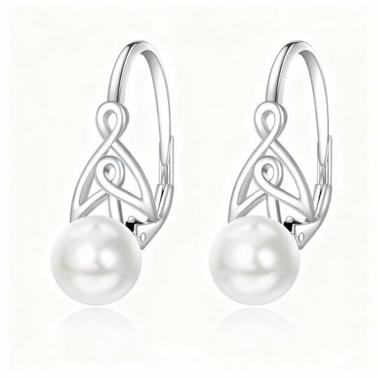 Brincos de argola com nó celta em ouro branco 10K e pérolas