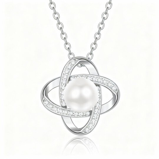 Colar com pendente de trevo de quatro folhas e contas em ouro branco de 10 quilates com zircónias cúbicas, pérolas e pérolas.