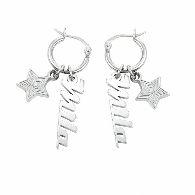 Pendientes clásicos personalizados con nombre en oro blanco de 18 quilates-1