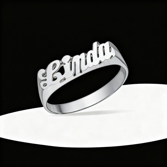 Anel clássico personalizado com nome em ouro branco 10K