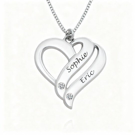 Collar con colgante de corazón y grabado personalizado en oro blanco de 10 quilates con circonitas cúbicas
