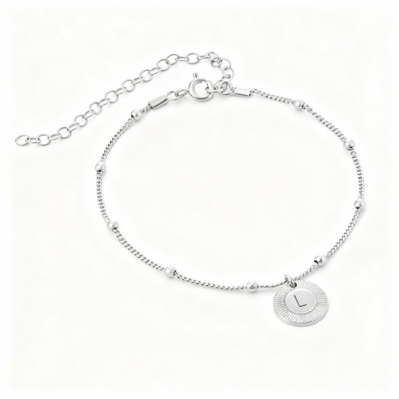 Pulsera con dije de inicial personalizada en oro blanco de 10 quilates-1