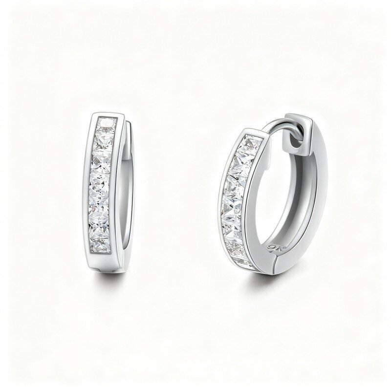 Creolen aus 9-karätigem Weißgold mit Prinzessschliff-Zirkonia-20