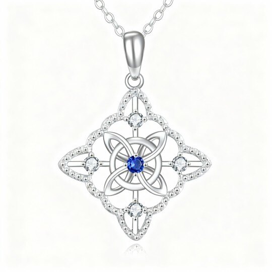 Collar con colgante de nudo celta de oro blanco de 10 quilates con circonita cúbica de corte redondo