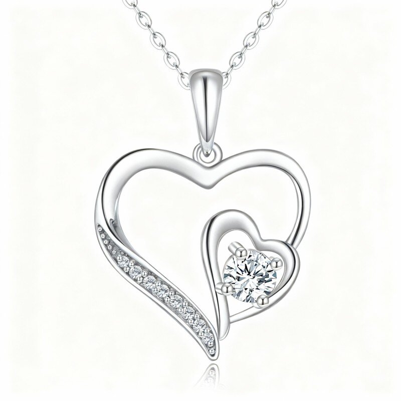Colar com pendente coração em ouro branco 10K com zircónia cúbica de corte redondo-7