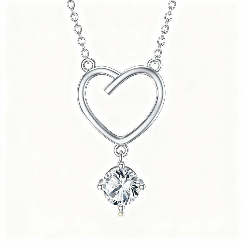 Colar com pendente coração em ouro branco 10K com moissanita de corte redondo-14