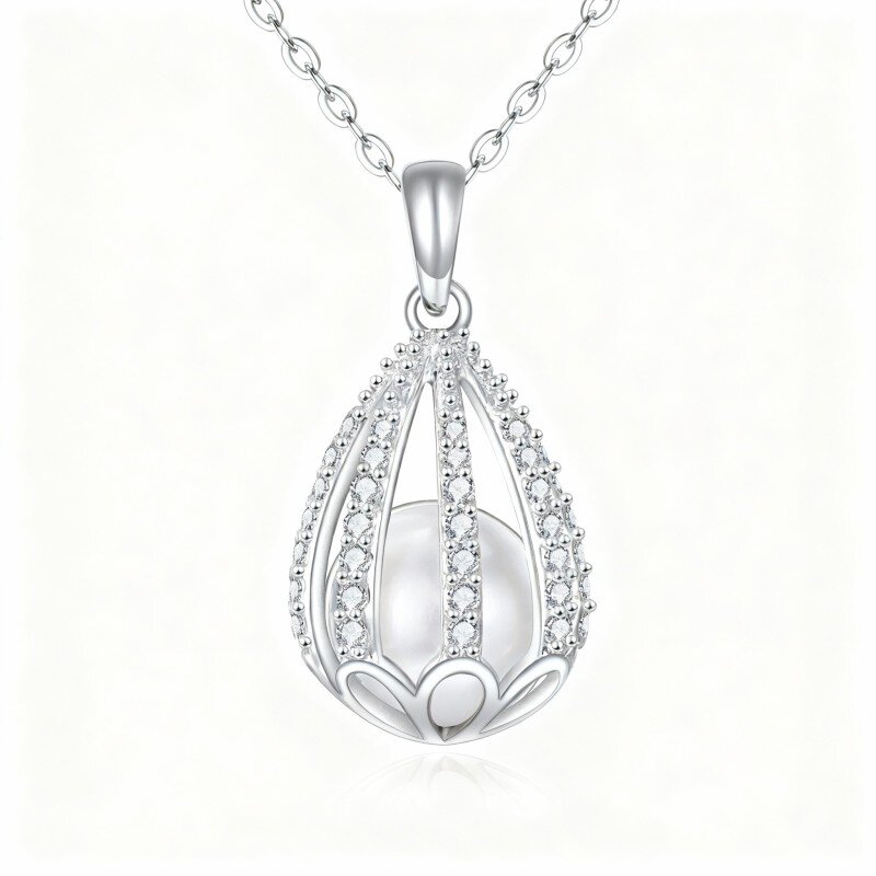 Colar com pendente em forma de gota, cravejado com zircónias cúbicas de corte redondo e pérola, em ouro branco de 10K.-9