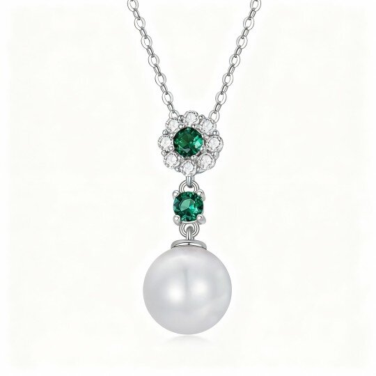 Collar con colgante redondo de perla tallada y esmeralda en oro blanco de 10 quilates