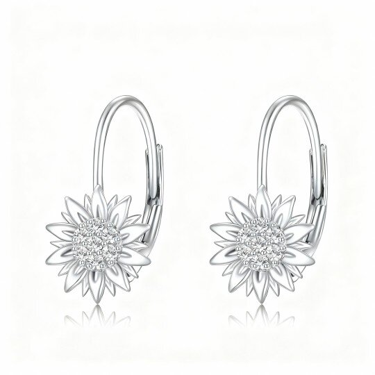 Pendientes de oro blanco de 10 quilates con circonitas cúbicas de talla redonda y forma de girasol con cierre de palanca