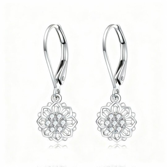 Brincos de girassol com fecho de alavanca em ouro branco de 18 quilates e zircónia cúbica de corte redondo.