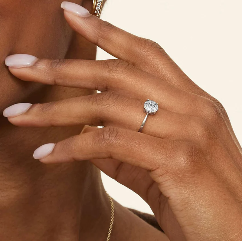 Verlobungsring aus 10-karätigem Weißgold mit einem 0,5 bis 3 Karat kissenförmigen, im Labor hergestellten Diamanten (Solitär), IGI-zertifiziert-2