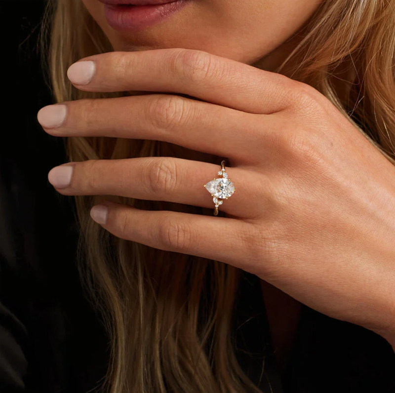 Anillo de compromiso de oro blanco de 14 quilates con diamantes talla pera de 0,6 a 3,1 quilates en total, certificado 3EX por IGI.-2