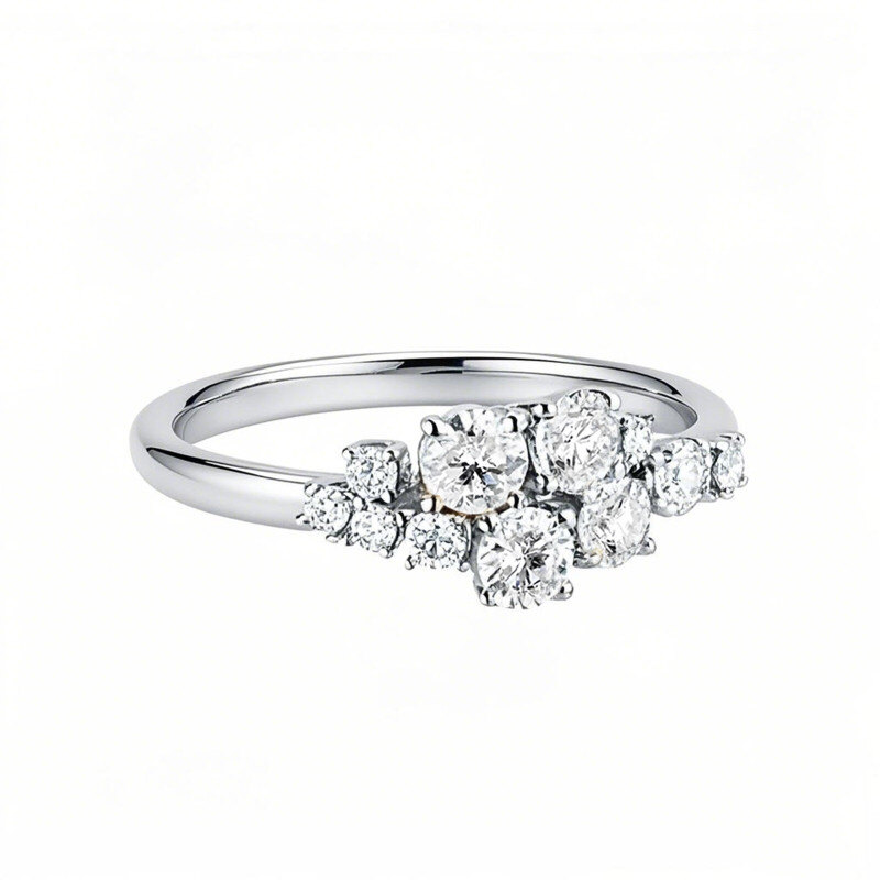 Obrączka ślubna z białego złota 14K o masie 0,72 ct z okrągłymi diamentami w niestandardowym kształcie klastra, kolor D, czystość VVS-VS-1