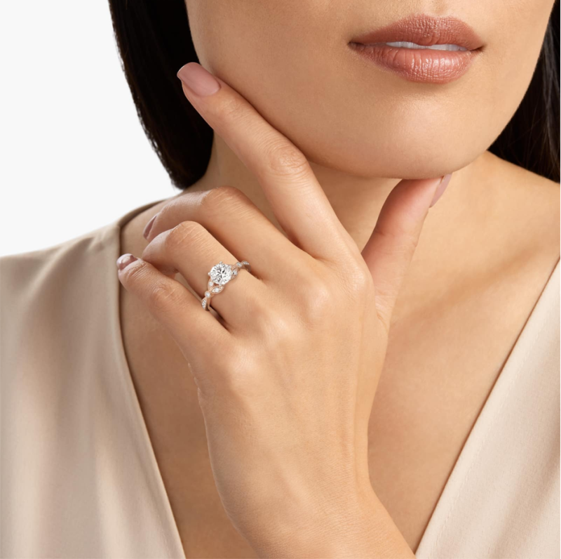 Anillo de compromiso de oro blanco de 18 quilates con diamante talla redonda de 0,7 a 3,2 quilates en total, color D, claridad VVS-VS, certificado IGI.-2