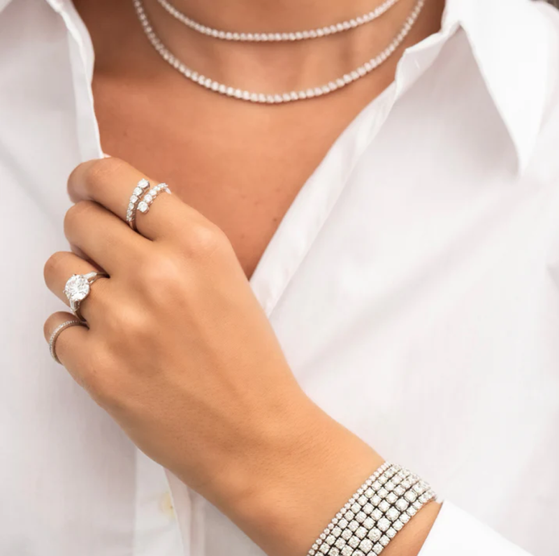 14-karatowe białe złoto, diament o masie 0,98 ct, niestandardowy pierścionek z otwartym zapięciem, kolor D, czystość VVS-3