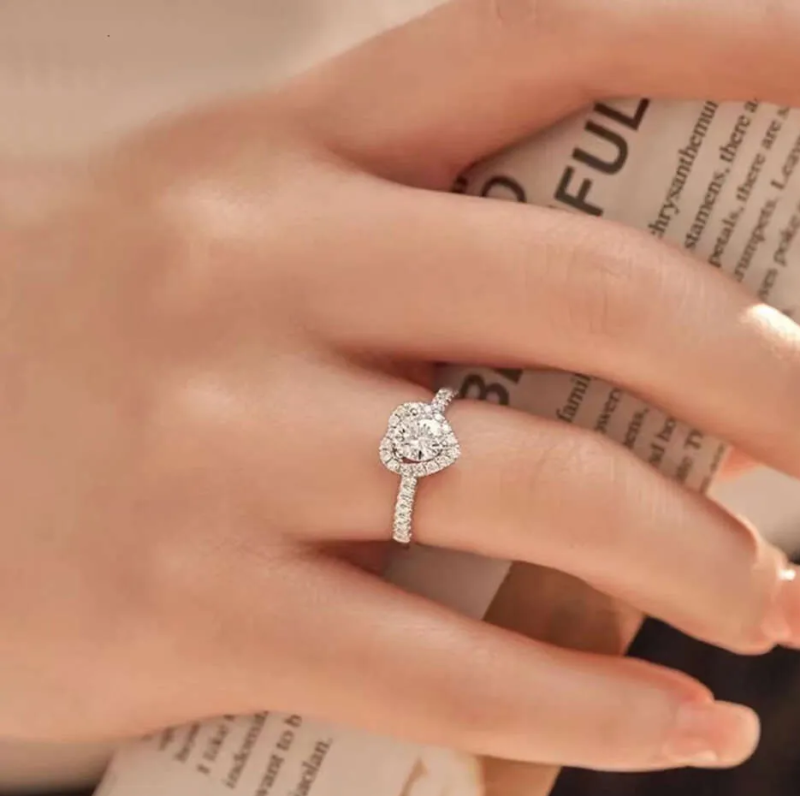 Anillo de compromiso de oro rosa de 14 quilates con diamantes de talla corazón creados en laboratorio, de 1,15 a 3,65 quilates en total, certificado por IGI.-2