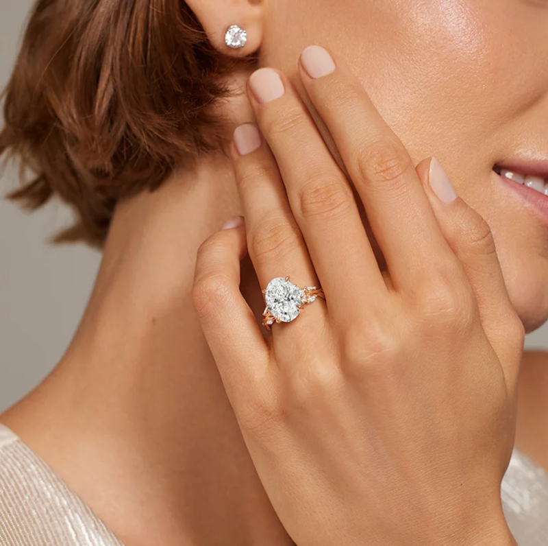 Anillo de compromiso de oro blanco de 10 quilates con diamantes de laboratorio de talla ovalada, de 1 a 3,5 quilates en total, certificado por IGI (3EX).-3