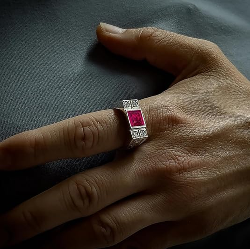 Pierścionek zaręczynowy z 14-karatowego różowego złota z kamieniem szlachetnym w szlifie księżniczki i moissanitem o masie 2,12 ct i boku dla mężczyzn-2