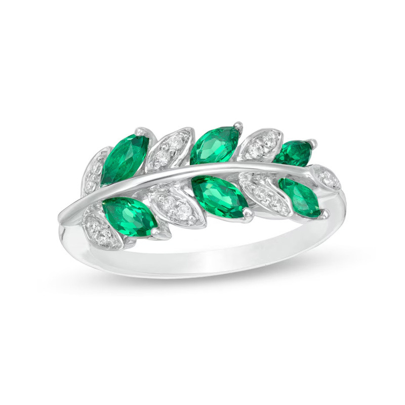 18-karätiger Weißgoldring mit Marquise-Schliff, 0,3 ct. Gesamtgewicht synthetischem Smaragd und 0,1 ct. Gesamtgewicht Diamanten in Blätterform-1