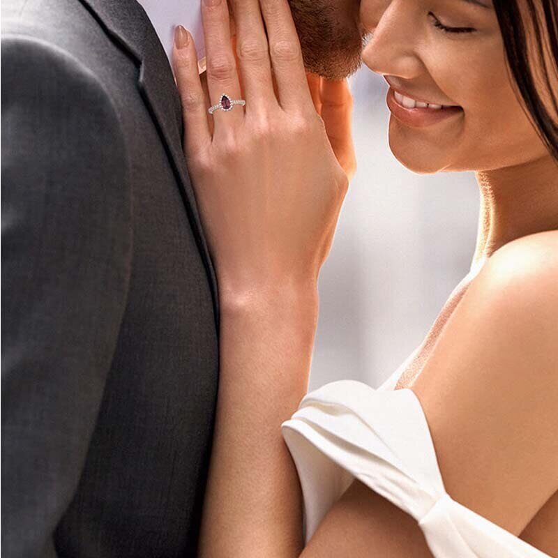 Anillo de compromiso personalizado con gema talla pera en oro de 18 quilates-4