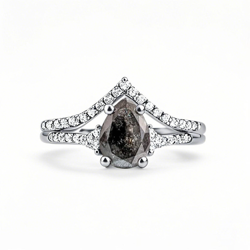Platinring mit birnenförmigem Herkimer-Diamanten-1