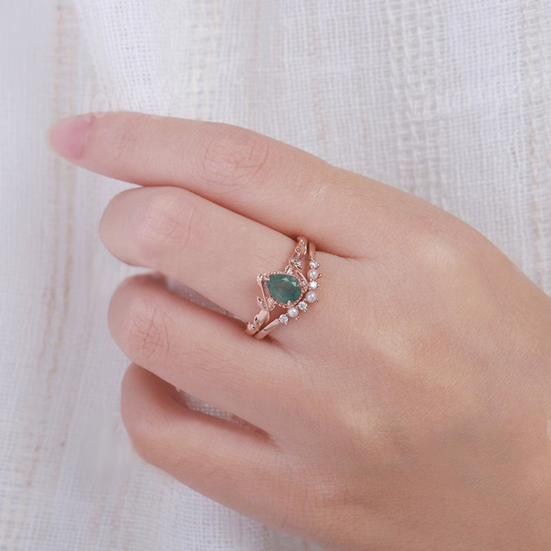 Ring aus 18-karätigem Gold mit birnenförmigem Moosachat-2