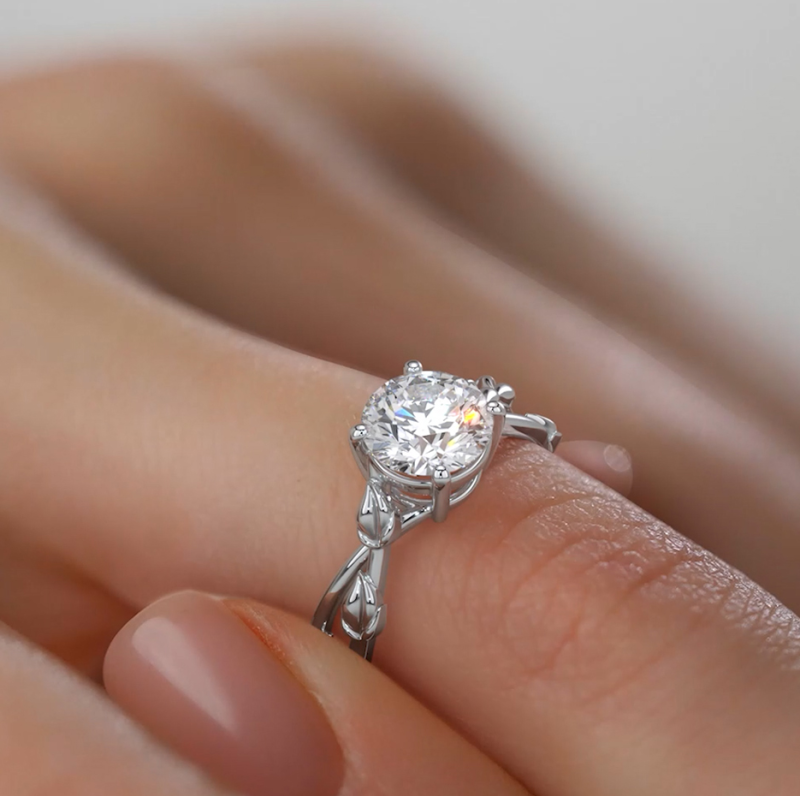 Anillo de compromiso de oro blanco de 10 quilates con esmeralda cultivada en laboratorio de talla redonda de 1 a 6 quilates.-2