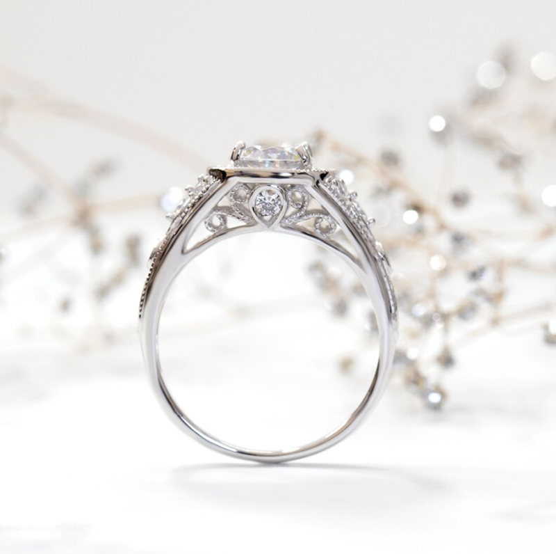Złota 18-karatowa obrączka z okrągłymi diamentami w szlifie vintage halo filigree milgrain kolor D czystość VVS-VS 3EX certyfikat IGI-5