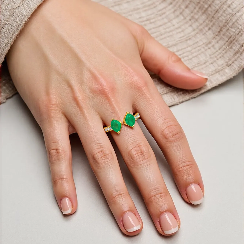14-karätiger Roségoldring mit rundem und birnenförmigem Diamanten und Smaragd, individuell gefertigt, offener Ring, Farbe I2, Reinheit 3EX-2