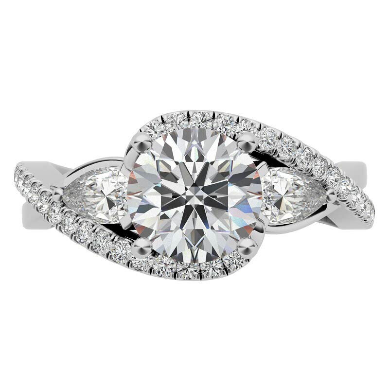 Anillo de compromiso de platino con tres piedras de moissanita de talla redonda-3