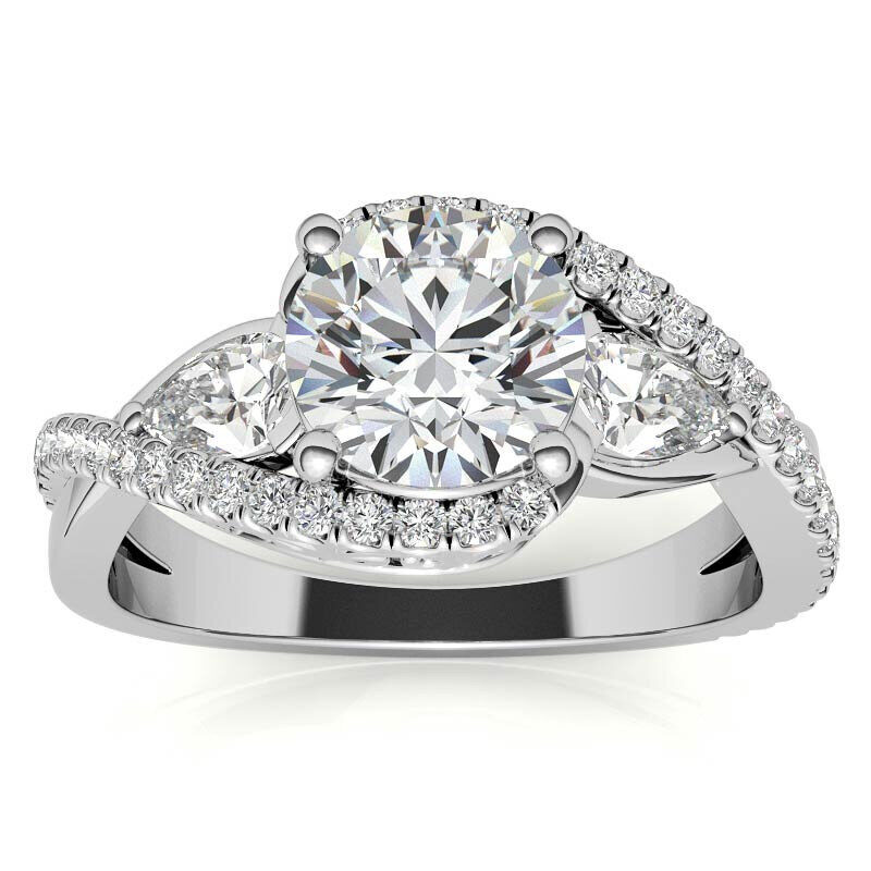 Anillo de compromiso de platino con tres piedras de moissanita de talla redonda-1