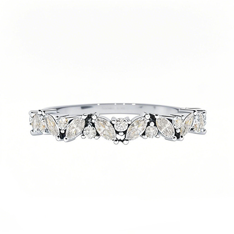 Bague en or blanc 10 carats sertie de diamants taille marquise oblique et ronds-1