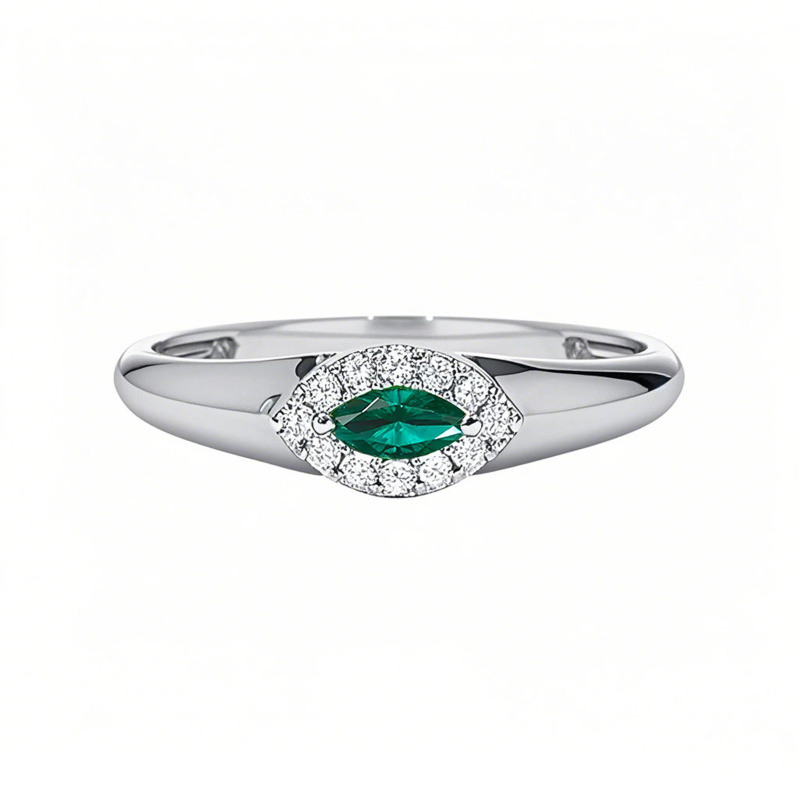 Bague de fiançailles sur mesure en or blanc 10 carats, sertie d'un diamant de laboratoire taille marquise de 0,1 carat et d'une émeraude de laboratoire.-1
