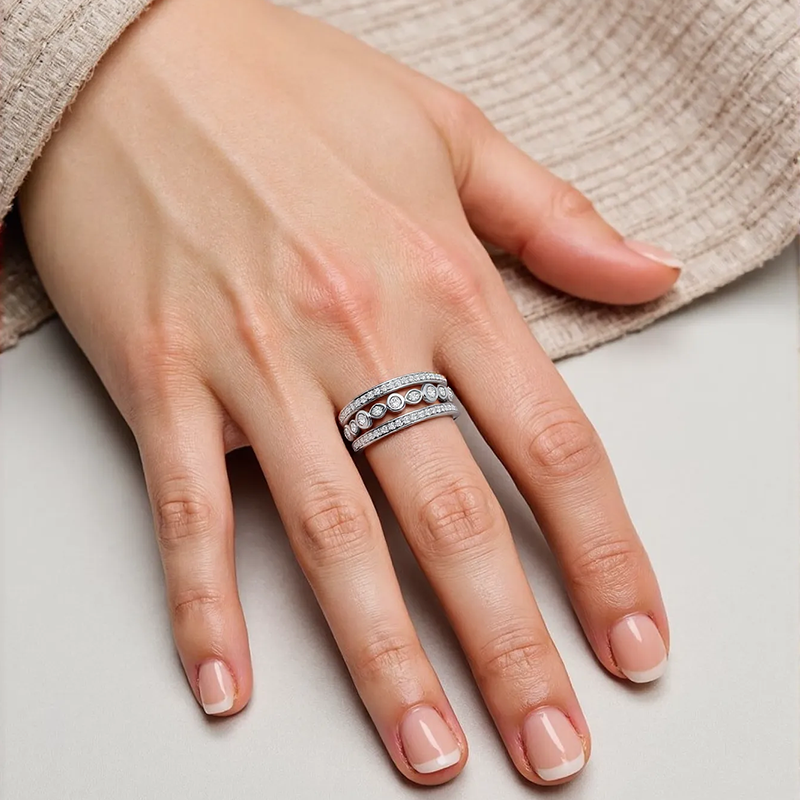 Anillo apilable personalizado para parejas en oro blanco de 14 quilates con diamante redondo, color J, claridad I2, certificado 3EX por IGI.-2