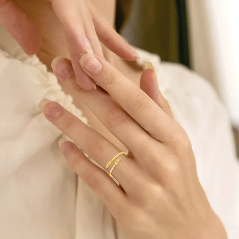 Bague ouverte ailes d'ange en or 18 carats-2