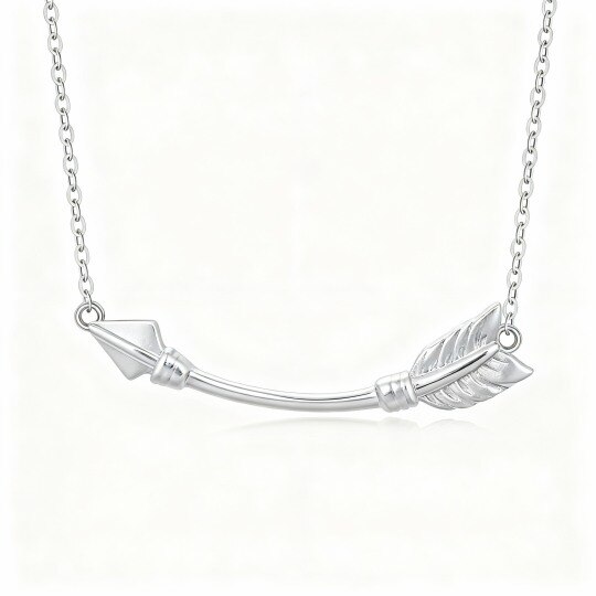 Collar con colgante de flecha de oro blanco de 10 quilates