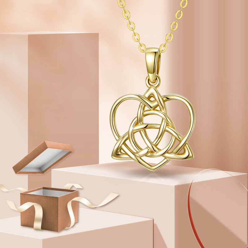 Collar con colgante de nudo celta y corazón en oro de 18 quilates-5