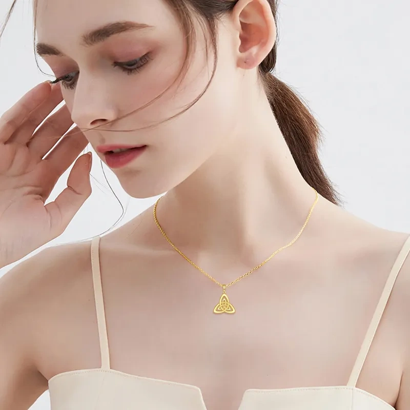 Collar con colgante de nudo celta de oro de 10 quilates-2