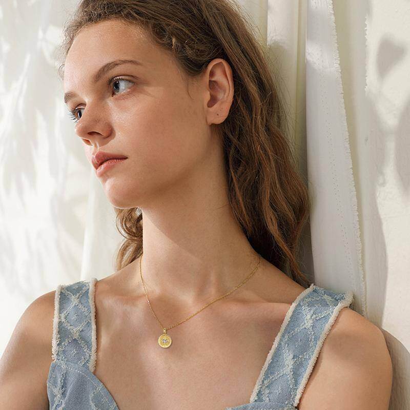 Collar con colgante de brújula de platino con baño de oro blanco-2