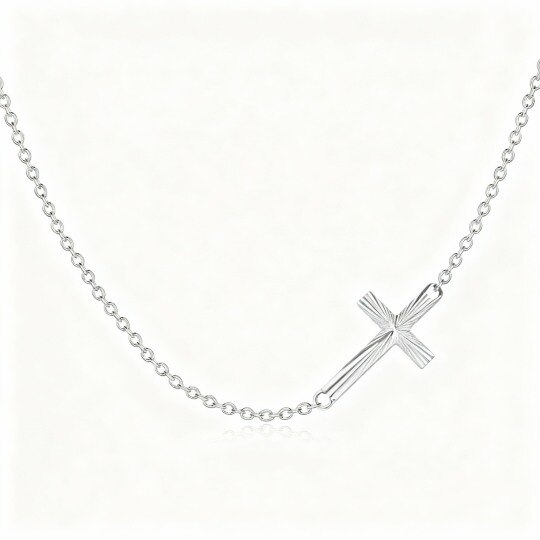 Collar con colgante de cruz de oro blanco de 9 quilates