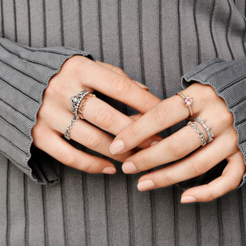 Anillo de oro rosa de 14 quilates con cristal y grabado personalizado para mujer-4